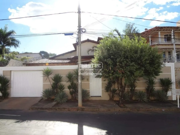 Casa para Locação com 4 quartos no bairro Ibituruna