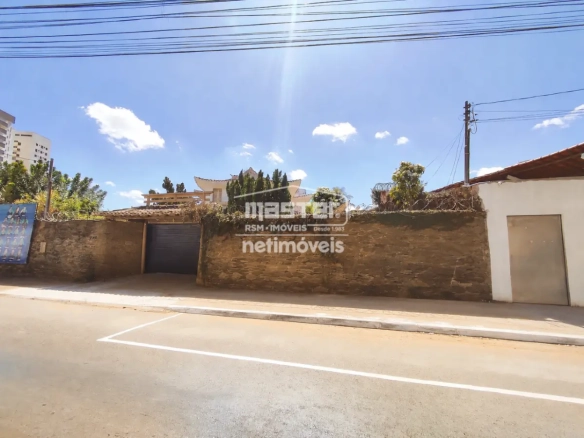 Casa para Locação com 4 quartos no bairro Melo