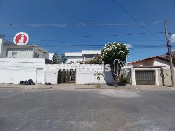 Casa para Venda com 6 quartos no bairro Todos Os Santos