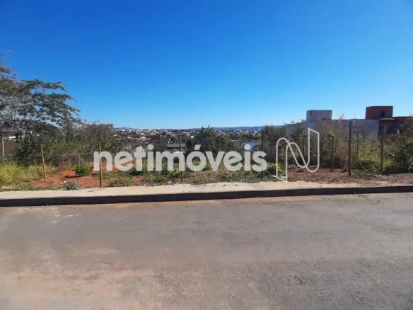 Lote para Venda com área de 450 m² no bairro Guarujá