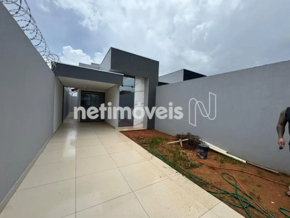 Casa para Venda com 2 quartos no bairro Delfino Magalhães