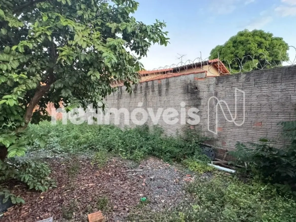 Lote para Venda com área de 180 m² no bairro Major Prates