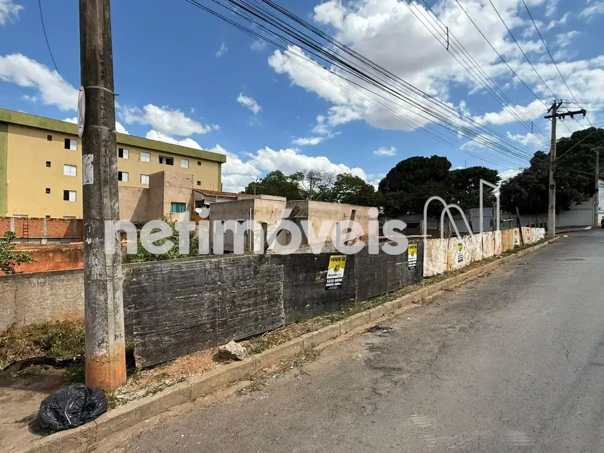 Lote para Venda com área de 360 m² no bairro Vila Mauricéia