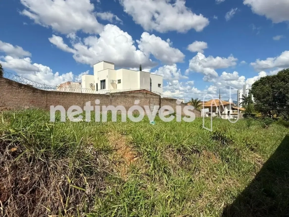 Lote para Venda com área de 450 m² no bairro Ibituruna