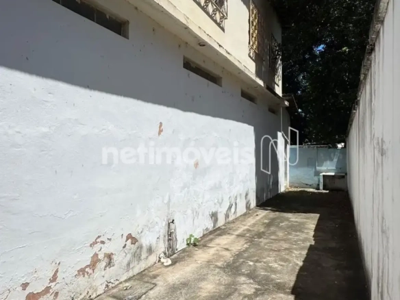Prédio para Venda com 2 salas no bairro Monte Alegre em Montes Claros