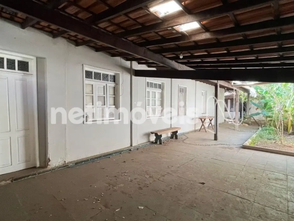 Casa para Venda com 4 quartos no bairro Centro