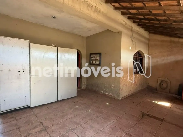 Casa para Venda com 4 quartos no bairro Monte Carmelo