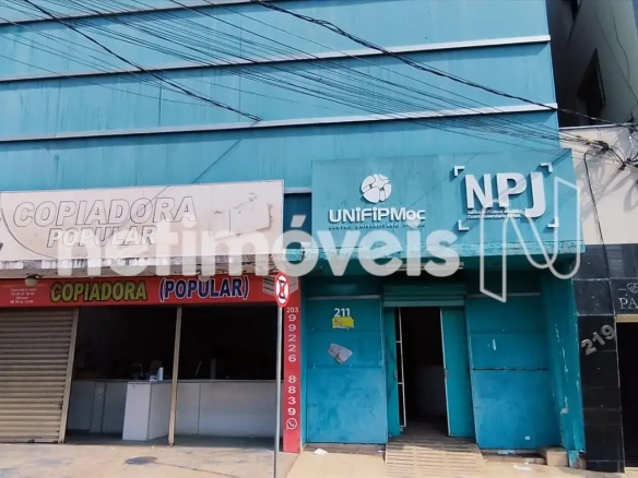 Prédio para Venda com 4 salas no bairro Centro em Montes Claros