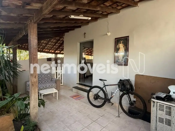 Casa para Venda com 8 quartos no bairro Vila Guilhermina