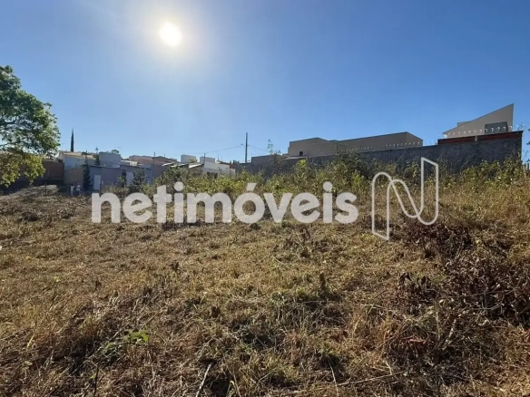 Lote para Venda com área de 366 m² no bairro Chácaras Paraíso