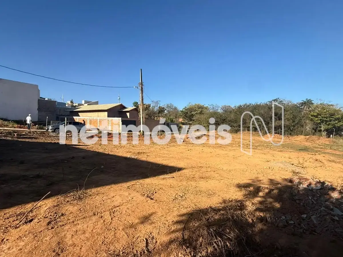 Lote para Venda com área de 600 m² no bairro Chácaras Paraíso
