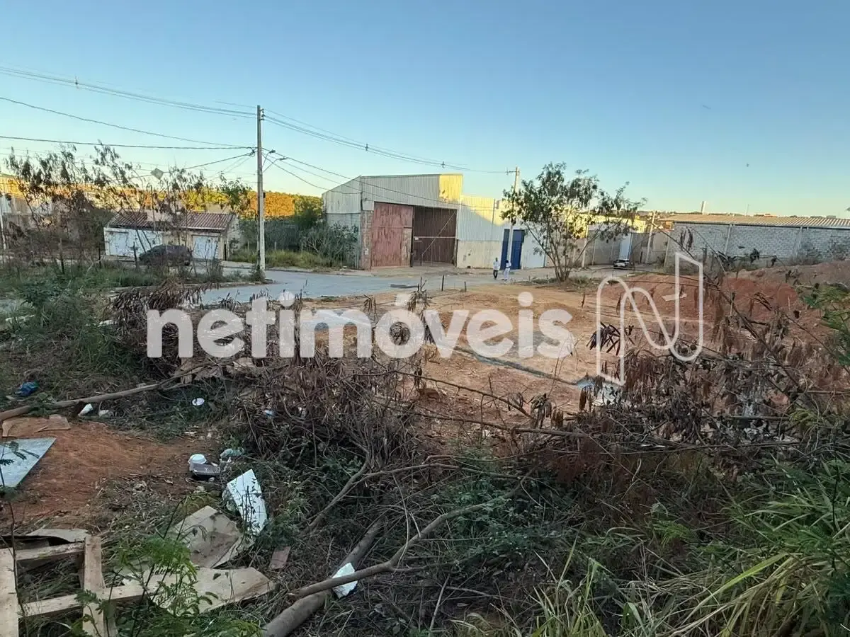 1200309_0 Lote para Venda com área de 240 m² no bairro Monte Carmelo