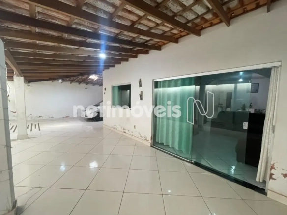Casa para Venda com 3 quartos no bairro Alice Maia