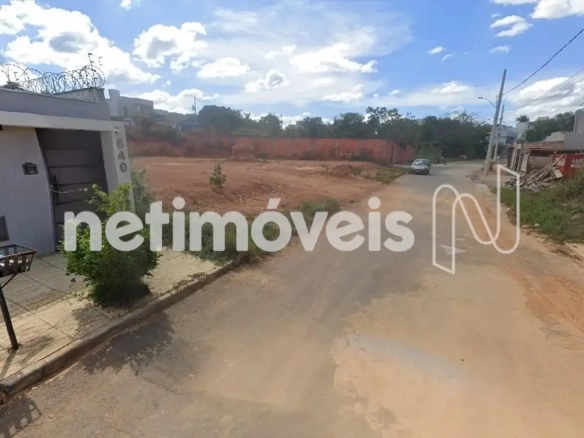 Lote para Venda com área de 240 m² no bairro Ibituruna
