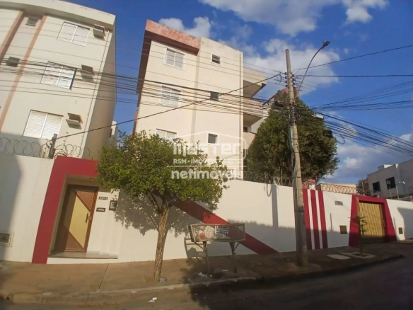 Apartamento para Locação com 3 quartos no bairro São José