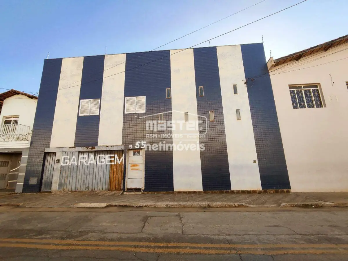Prédio para Locação com 10 salas no bairro Centro em Montes Claros