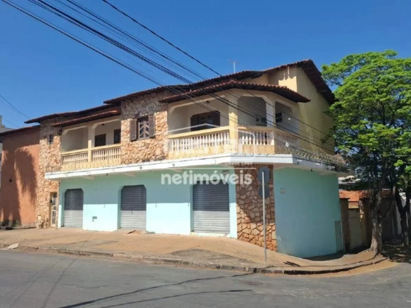 Casa para Locação com 3 quartos no bairro Funcionários
