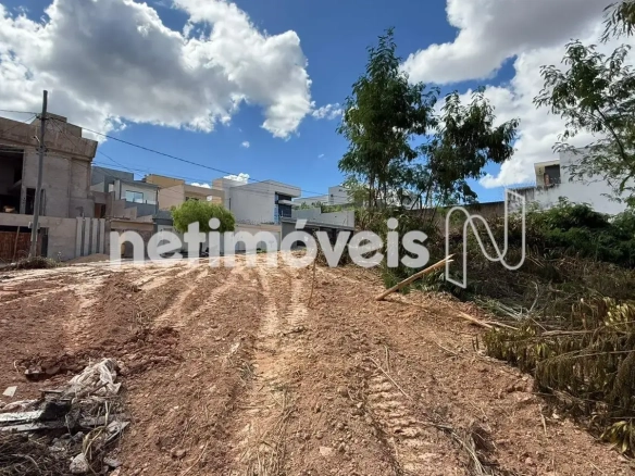 Lote para Venda com área de 609 m² no bairro Ibituruna