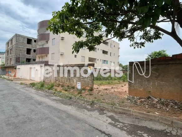 Lote para Venda com área de 450 m² no bairro Morada do Sol