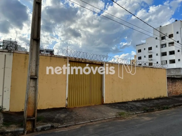 Lote para Venda com área de 450 m² no bairro Augusta Mota