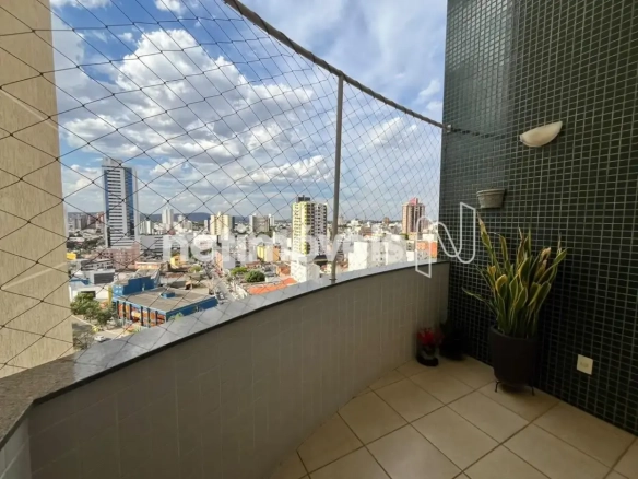 Cobertura para Venda com 4 quartos no bairro Centro