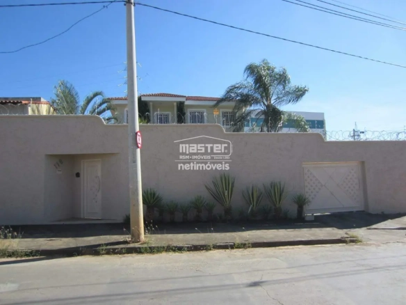 Casa para Locação com 3 quartos no bairro Ibituruna