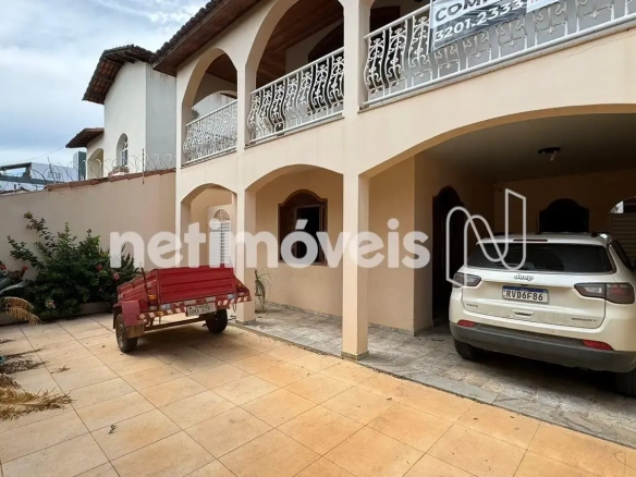 Casa para Venda com 5 quartos no bairro Cândida Câmara
