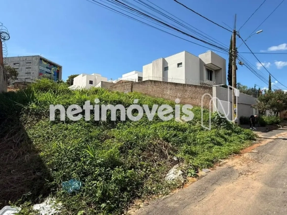 Lote para Venda com área de 450 m² no bairro Ibituruna