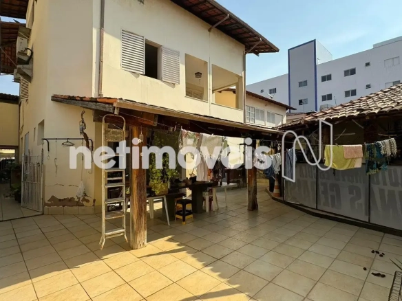 Casa para Venda com 5 quartos no bairro Vila Brasília