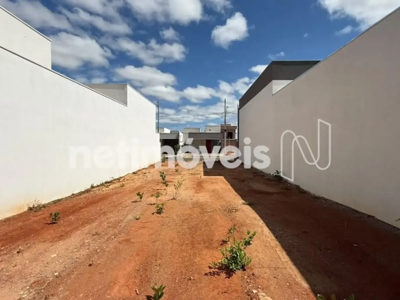 Lote para Venda com área de 200 m² no bairro Vila Segura