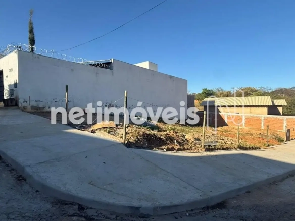 Lote para Venda com área de 296 m² no bairro Chácaras Paraíso