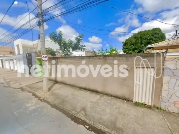 Lote para Venda com área de 300 m² no bairro Maracanã