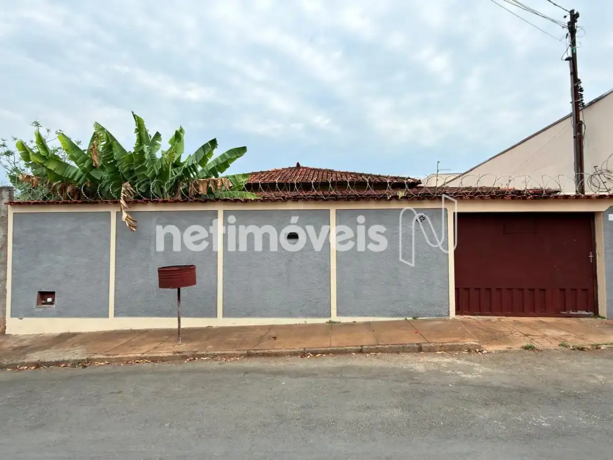 Casa para Venda com 3 quartos no bairro Major Prates