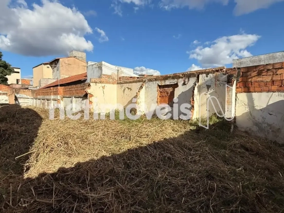 Lote para Venda com área de 211.5 m² no bairro Centro