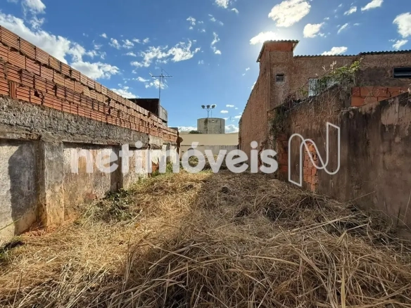Lote para Venda com área de 211.5 m² no bairro Centro